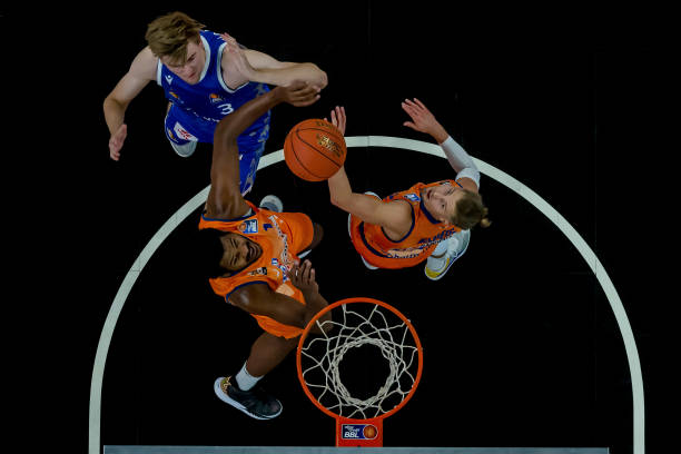 极的连锁反 极的连锁反