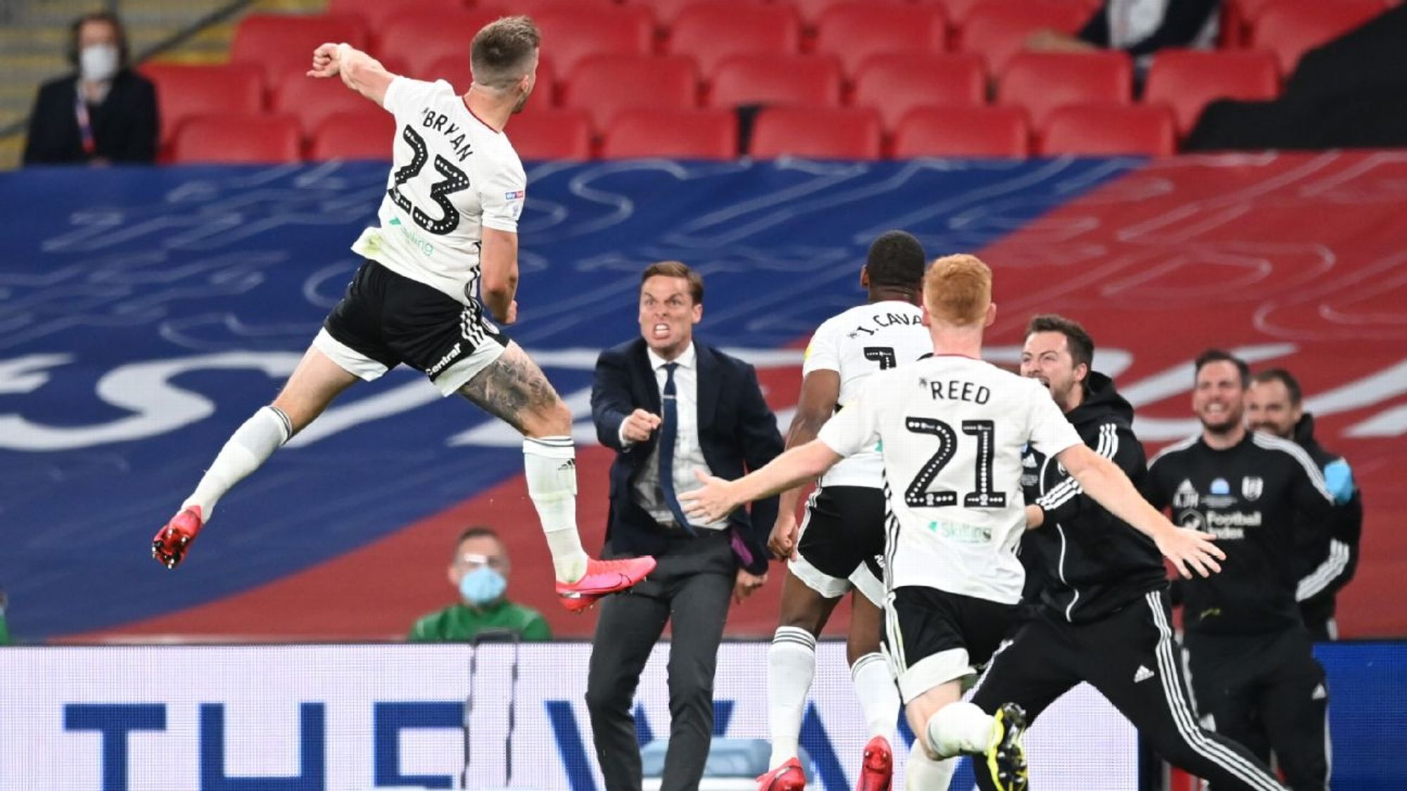 边路传中 边路传中